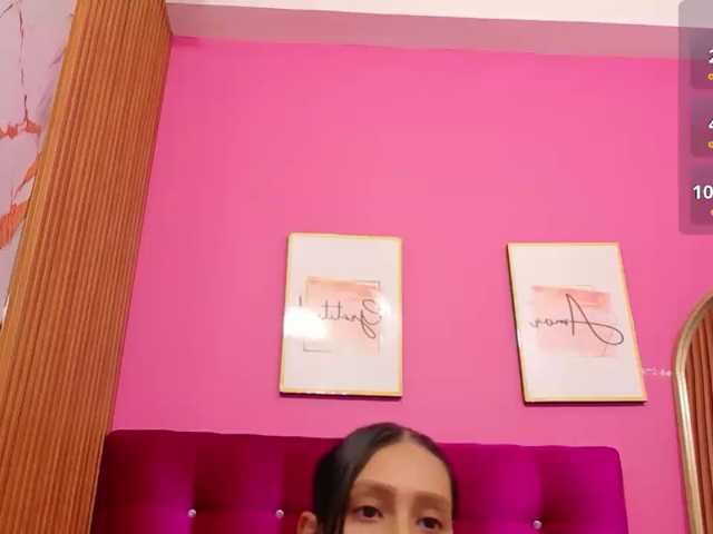 yourcuteneighbourr live cam on BongaCams