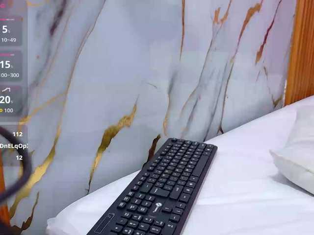 yourcuteneighbourr live cam on BongaCams