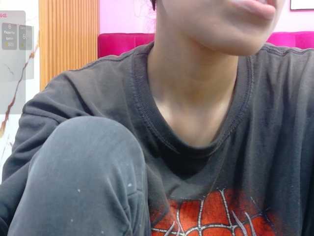 yourcuteneighbourr live cam on BongaCams