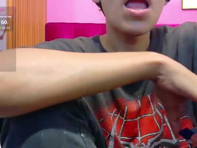 yourcuteneighbourr live cam on BongaCams