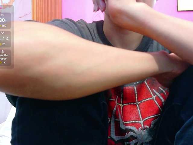 yourcuteneighbourr live webcam show