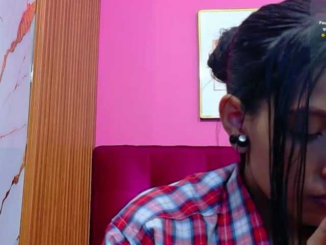 yourcuteneighbourr live cam on BongaCams