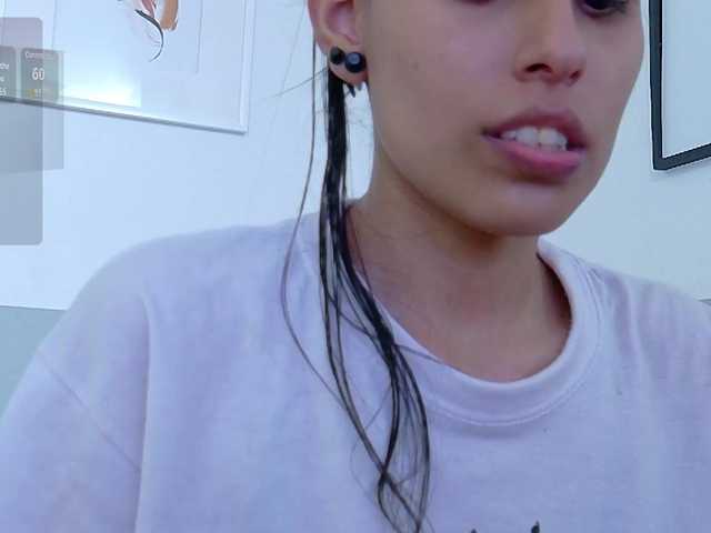 yourcuteneighbourr live cam on BongaCams