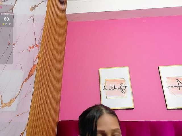 yourcuteneighbourr live cam on BongaCams