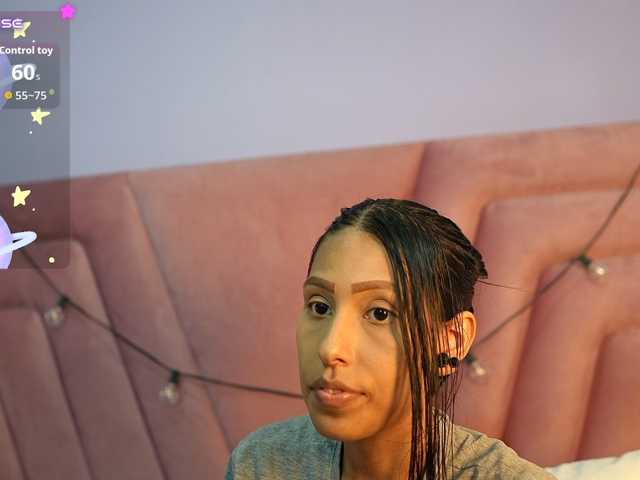 yourcuteneighbourr live cam on BongaCams