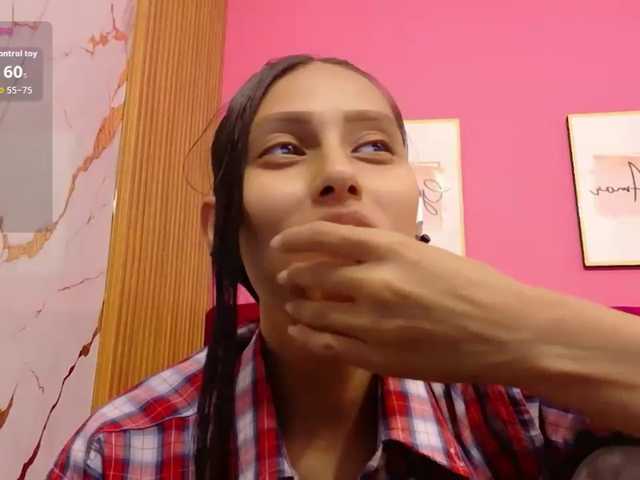 yourcuteneighbourr, en directo ahora en BongaCams