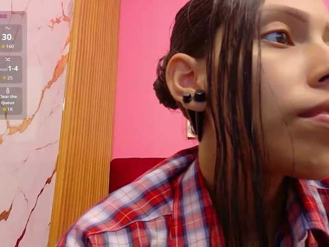 yourcuteneighbourr, en directo ahora en BongaCams