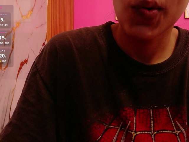 yourcuteneighbourr live cam on BongaCams