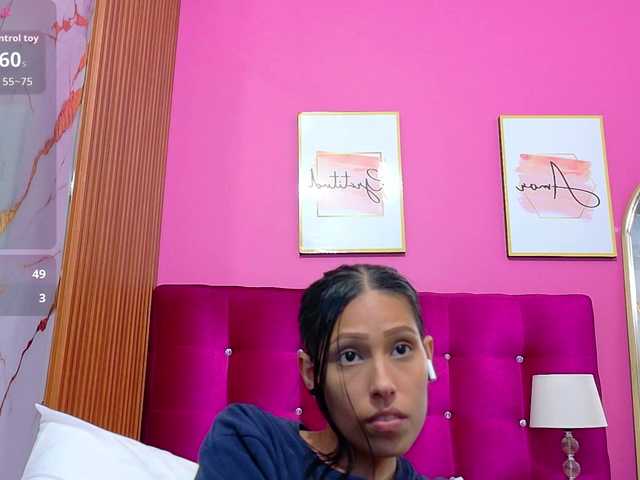 yourcuteneighbourr live cam on BongaCams