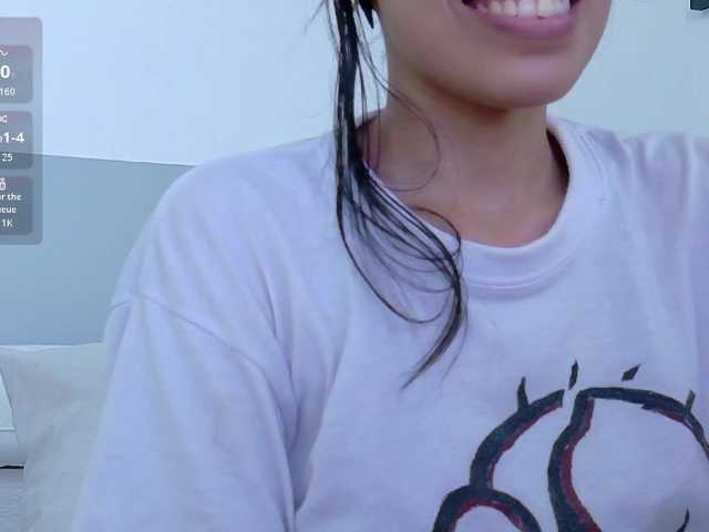 yourcuteneighbourr live cam on BongaCams