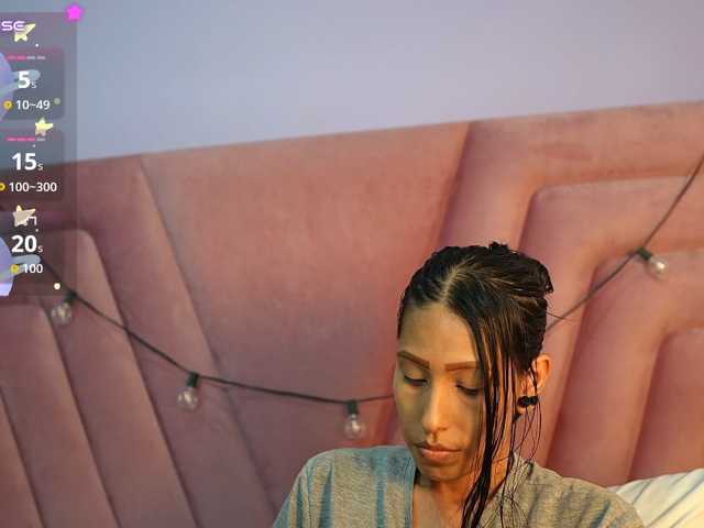 yourcuteneighbourr live cam on BongaCams