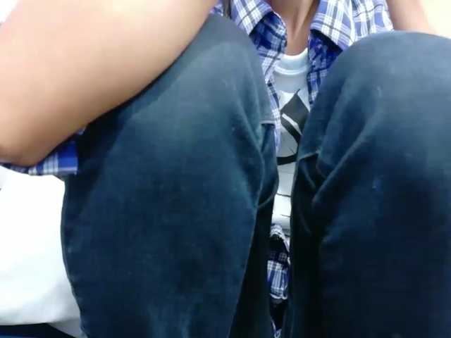 yourcuteneighbourr live cam on BongaCams