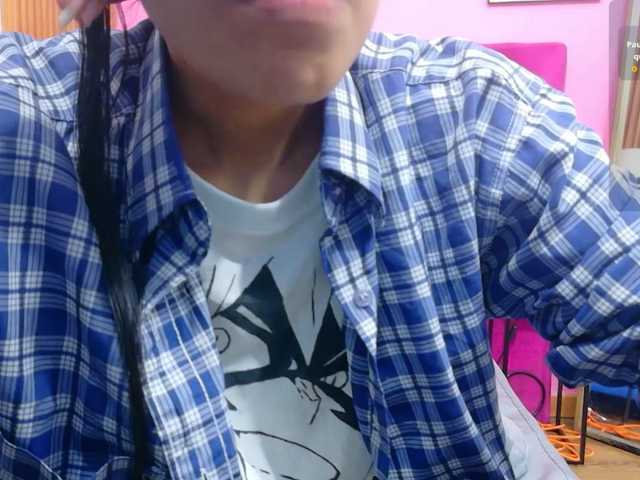 yourcuteneighbourr live cam on BongaCams
