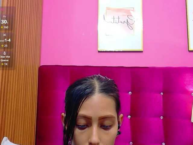 yourcuteneighbourr live cam on BongaCams