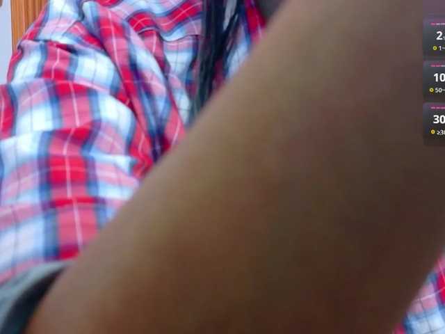 yourcuteneighbourr live cam on BongaCams