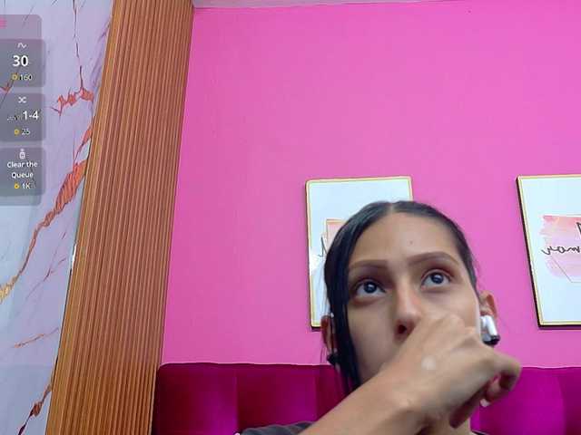 yourcuteneighbourr live webcam show