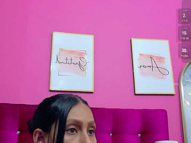 yourcuteneighbourr live cam on BongaCams