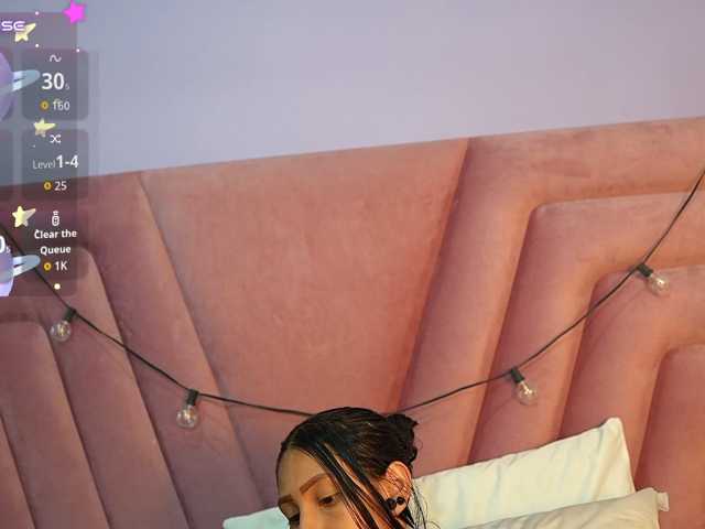 yourcuteneighbourr live cam on BongaCams