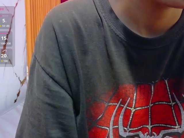 yourcuteneighbourr live cam on BongaCams
