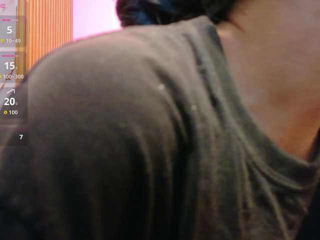 yourcuteneighbourr live cam on BongaCams