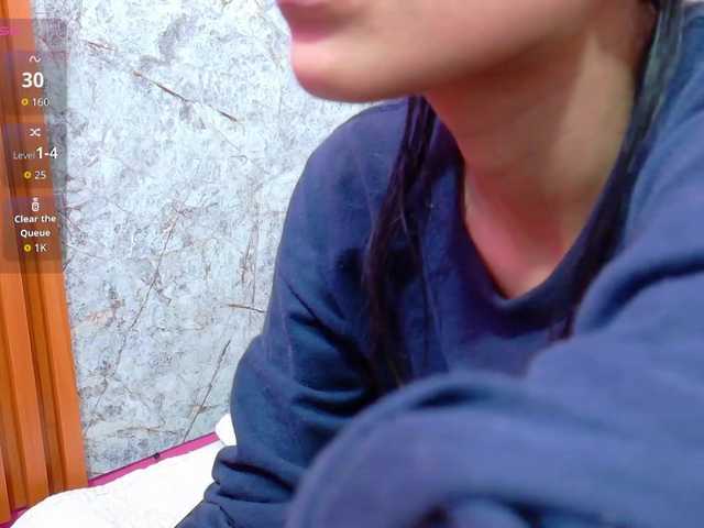 yourcuteneighbourr live cam on BongaCams