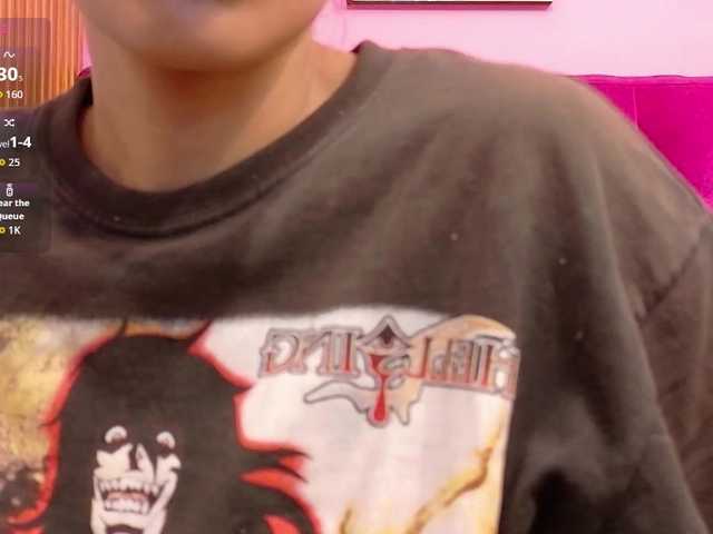 yourcuteneighbourr live cam on BongaCams