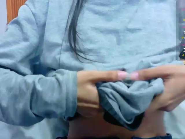 yourcuteneighbourr live cam on BongaCams
