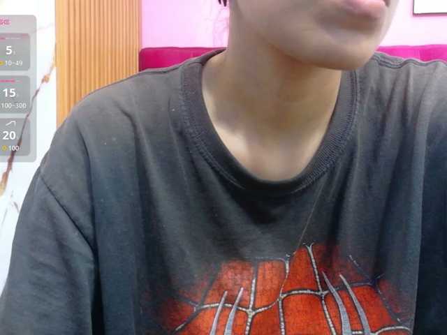 yourcuteneighbourr live cam on BongaCams