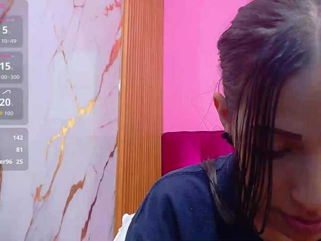 yourcuteneighbourr live cam on BongaCams