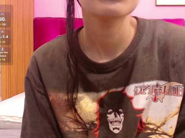 yourcuteneighbourr live cam on BongaCams