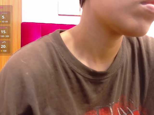 yourcuteneighbourr live cam on BongaCams