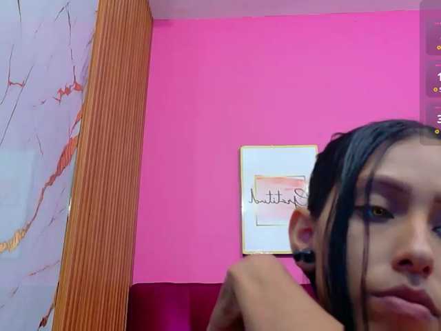 yourcuteneighbourr live cam preview