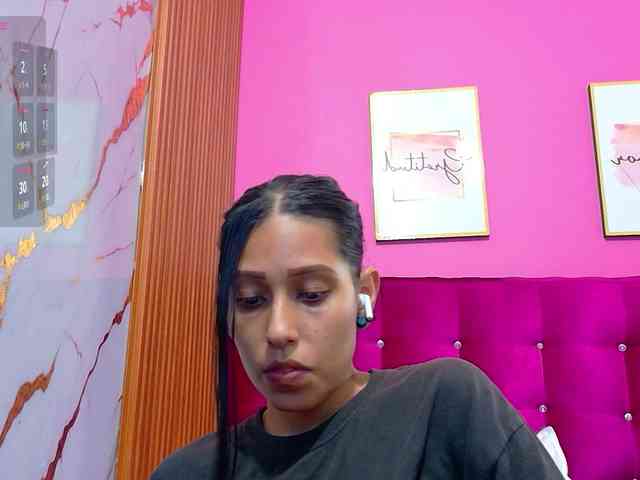 yourcuteneighbourr webcam