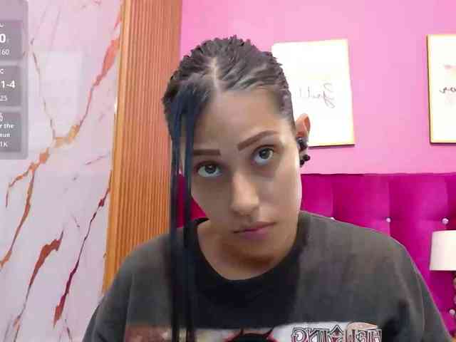 yourcuteneighbourr webcam