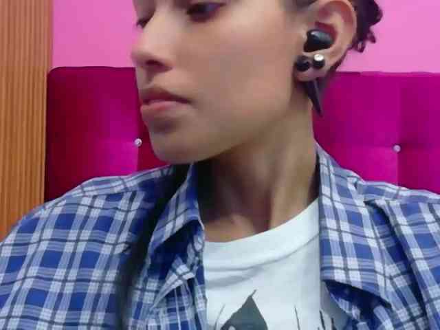 yourcuteneighbourr yourcuteneighbourr