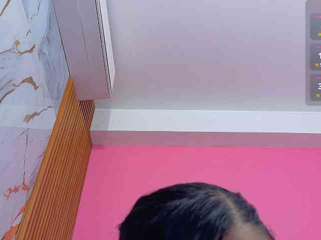 Model: yourcuteneighbourr