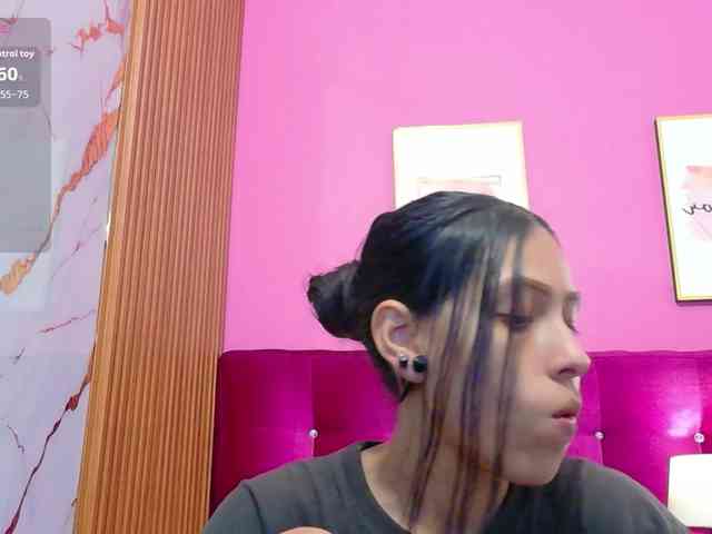 yourcuteneighbourr webcam