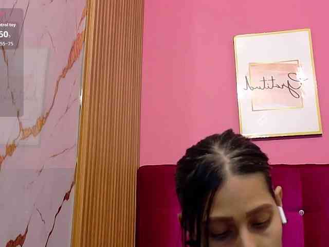 yourcuteneighbourr webcam