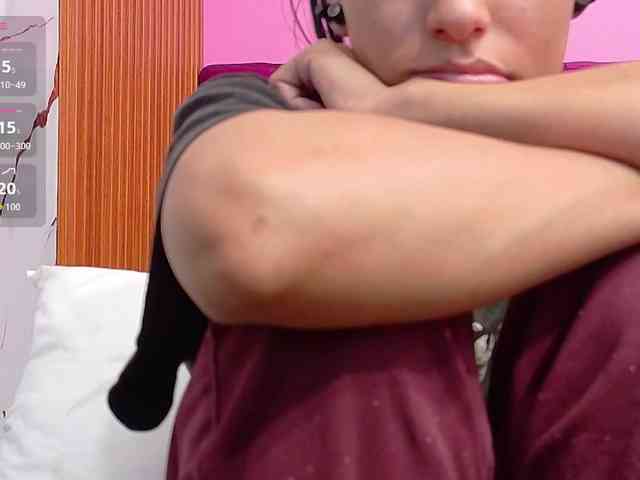 yourcuteneighbou... Live Webcam on BongaCams