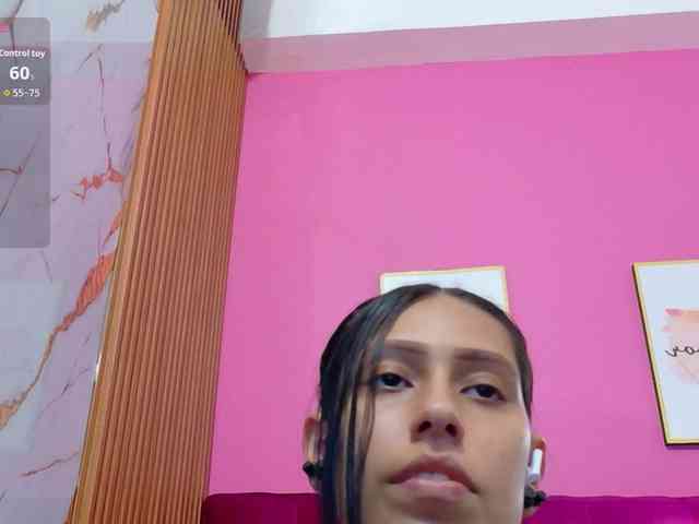 yourcuteneighbourr webcam