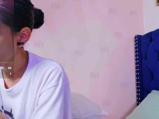 yourcuteneighbourr webcam