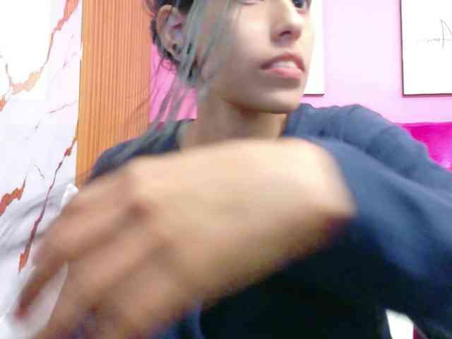 yourcuteneighbourr webcam