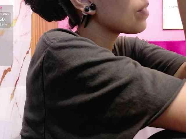 yourcuteneighbourr webcam