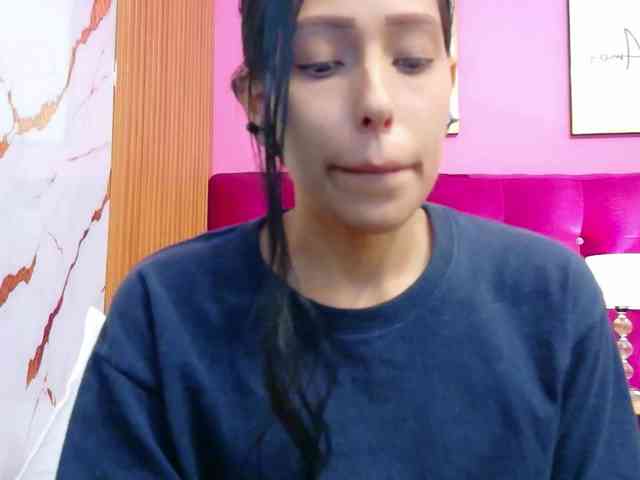 yourcuteneighbourr webcam
