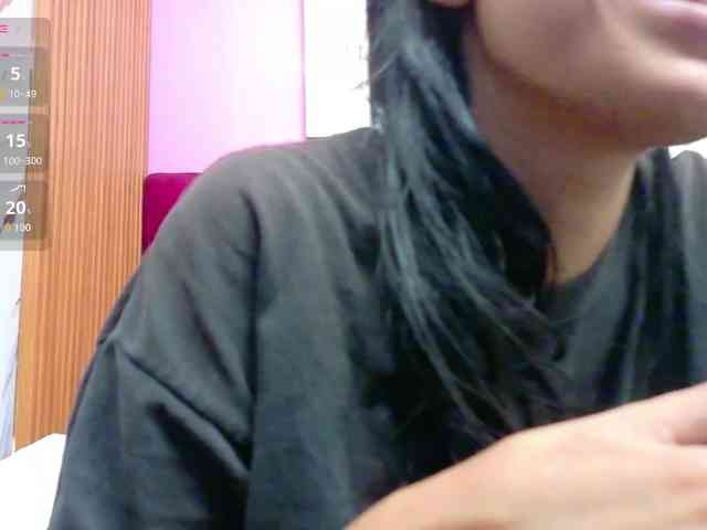 Модель: yourcuteneighbourr