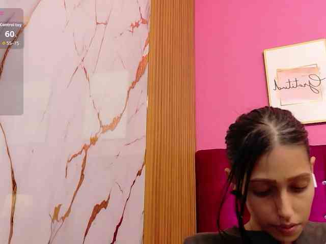 yourcuteneighbourr webcam