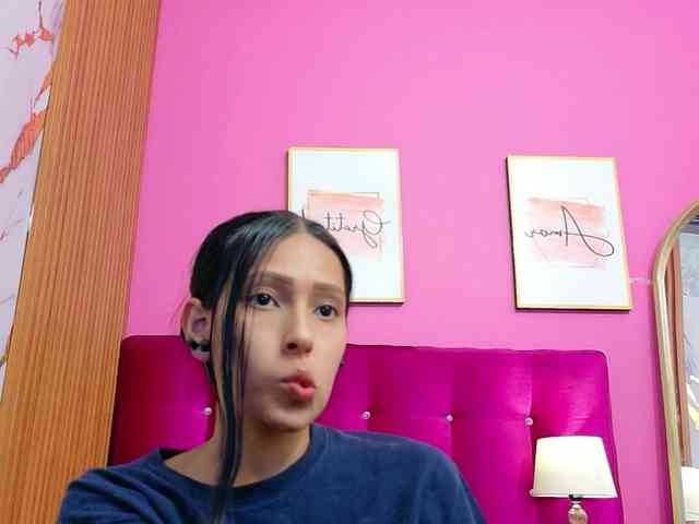 yourcuteneighbourr webcam