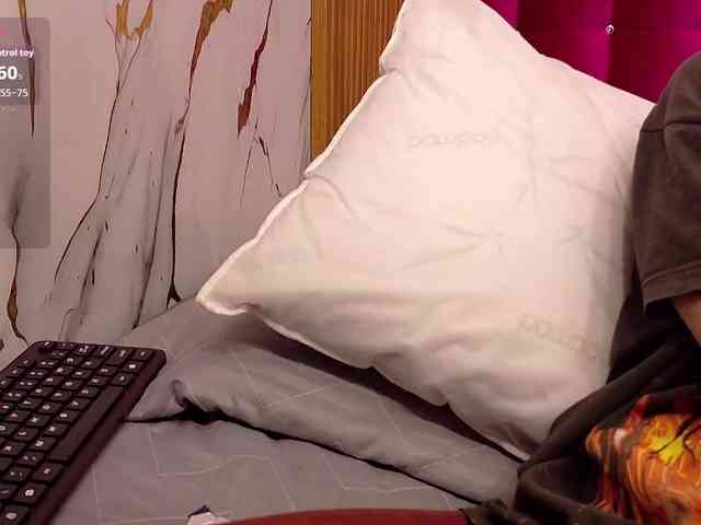 yourcuteneighbourr webcam
