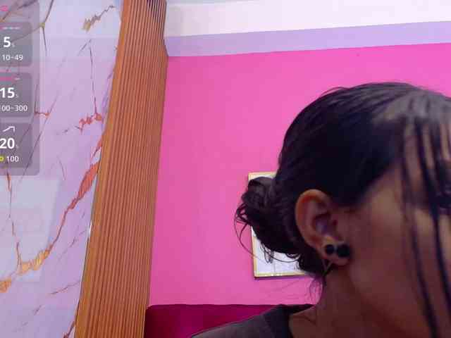 Model: yourcuteneighbourr