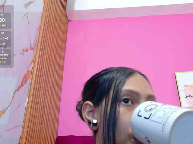 yourcuteneighbourr webcam